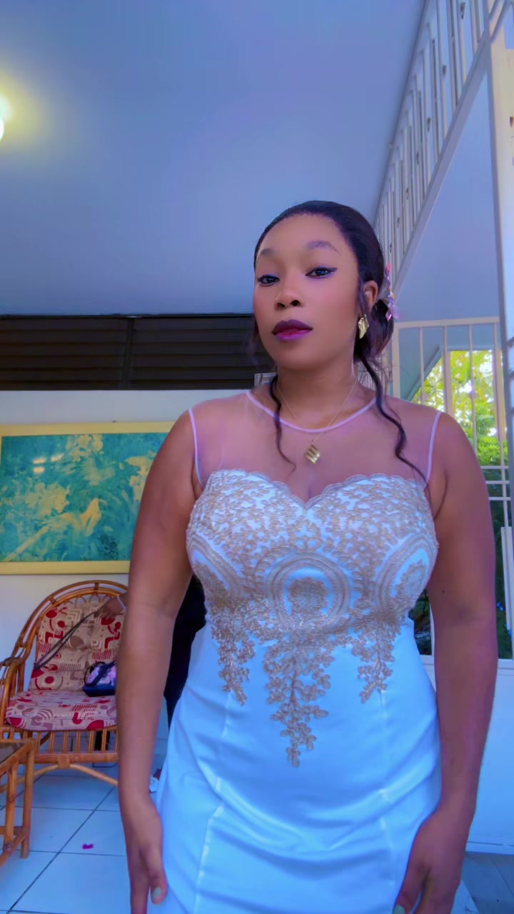 @BARBIE ZUZU REBELLE