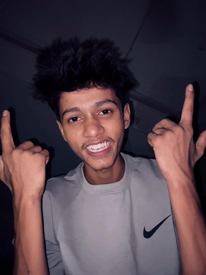 @ᴀʀɪʏᴀɴ🕷️🕸️