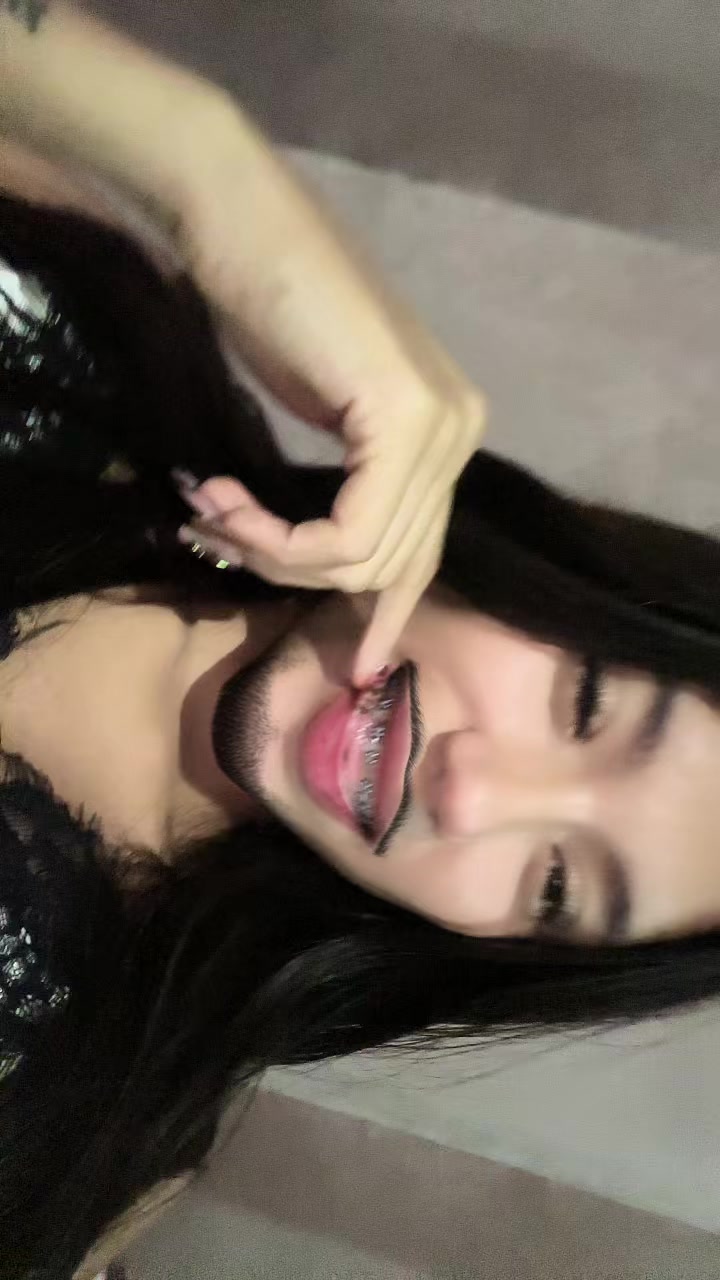 @Valeska🕷️