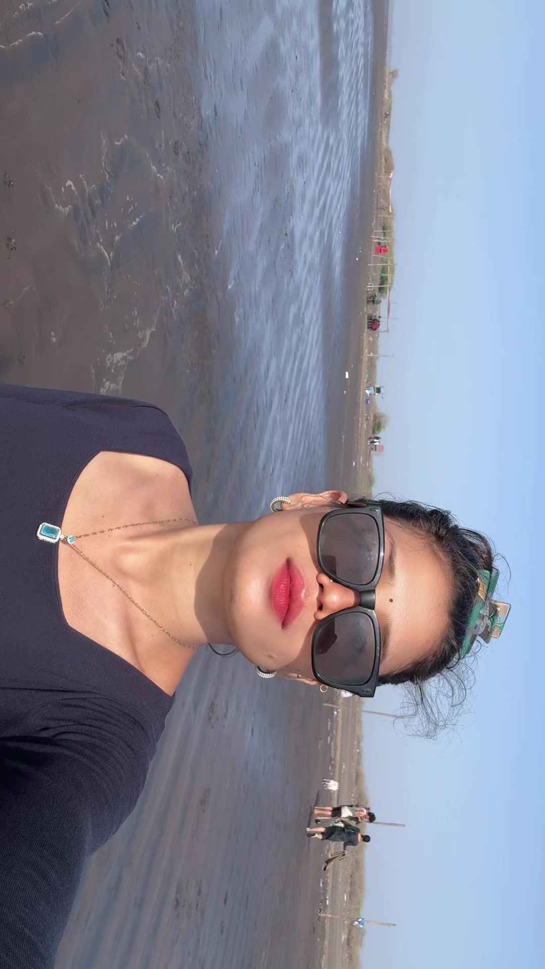 @ऋतु 🦋🖤