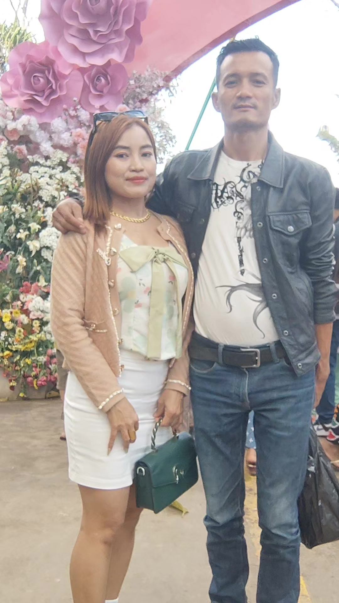 @ေ႐ႊၾကယ္စင္