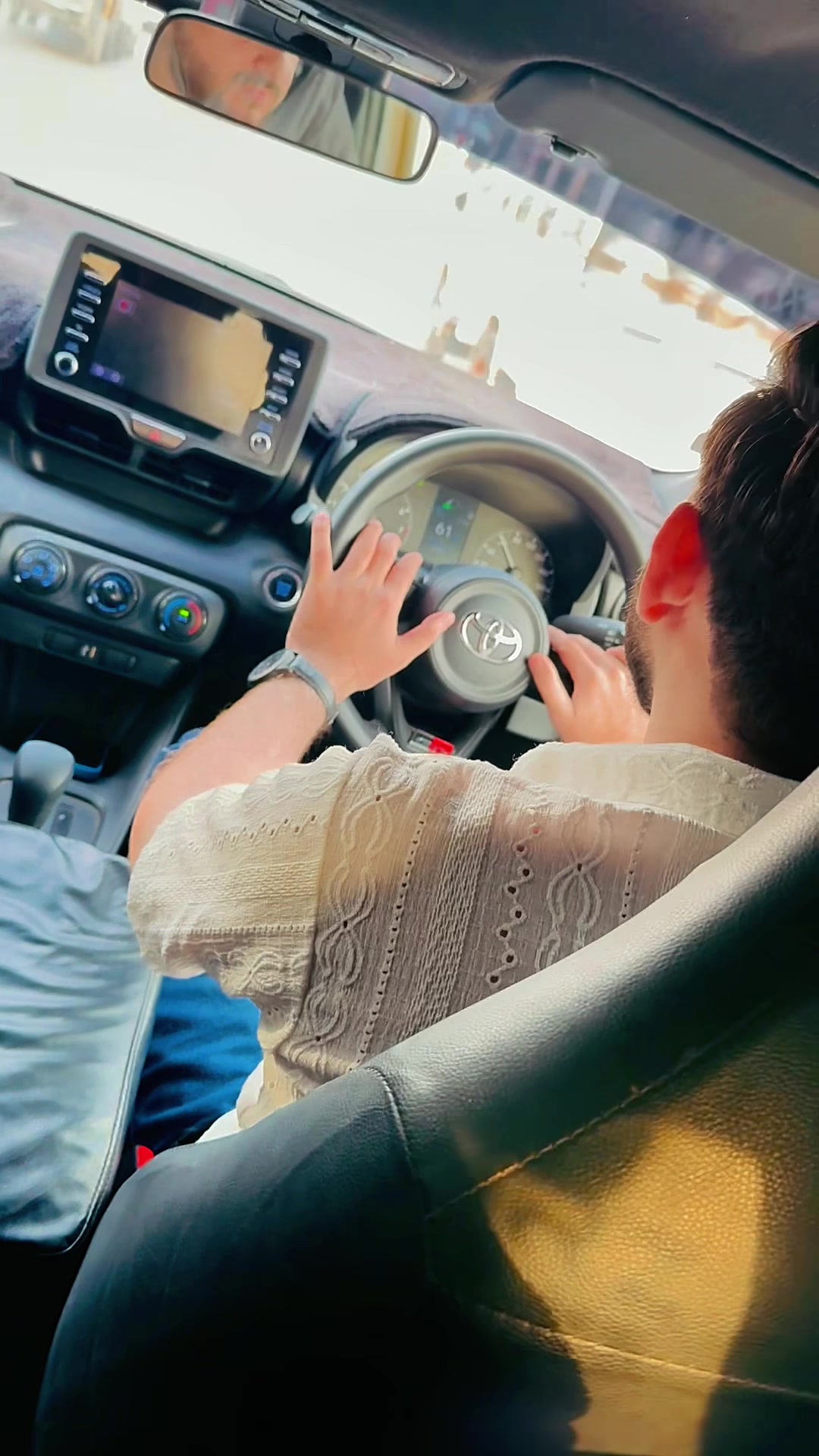 @Meenanak Halak 🥀