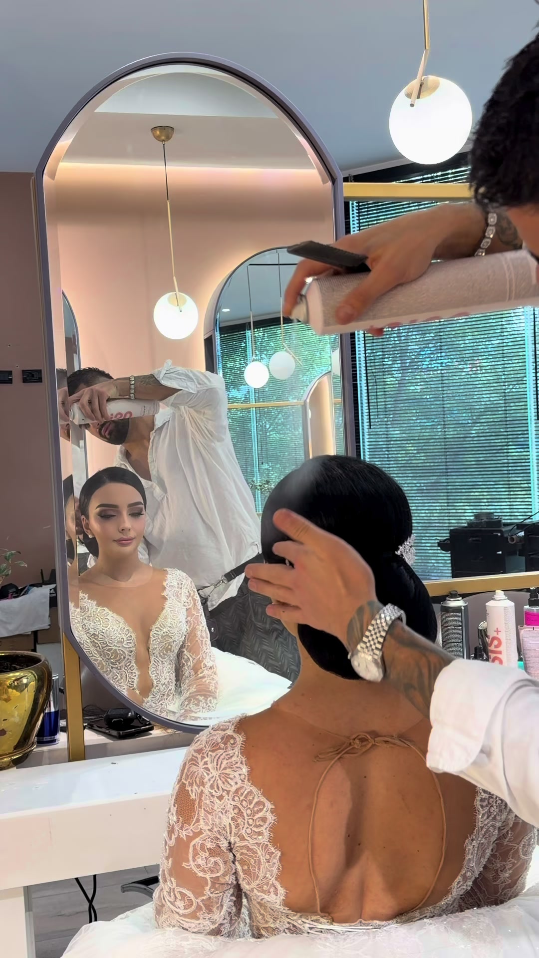 @hair_makeup_artist_Mario