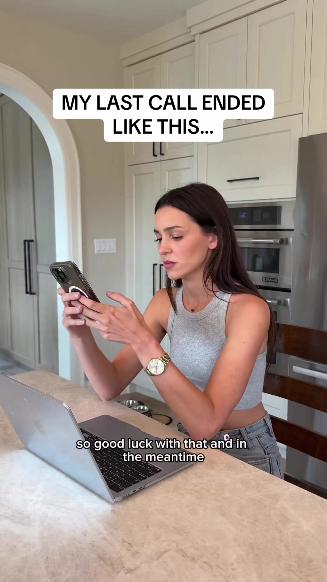 @travelwithlivii
