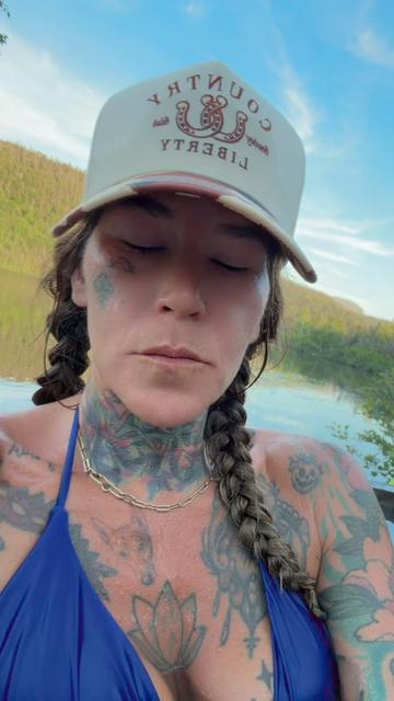 @WanderWoman