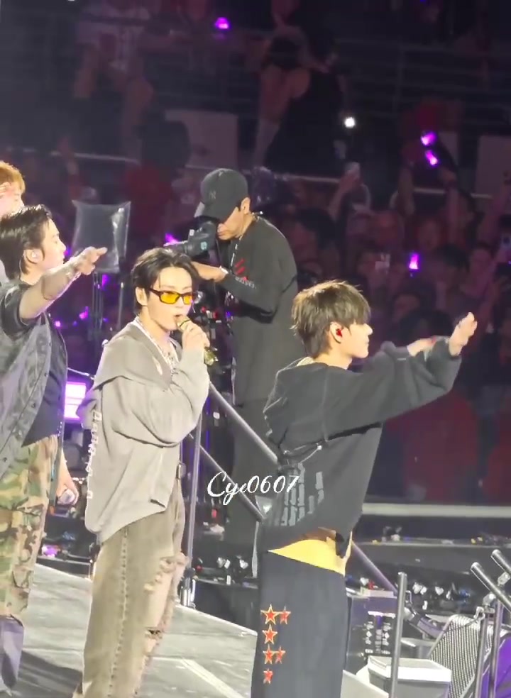 @♋T95J97💜💚🌈