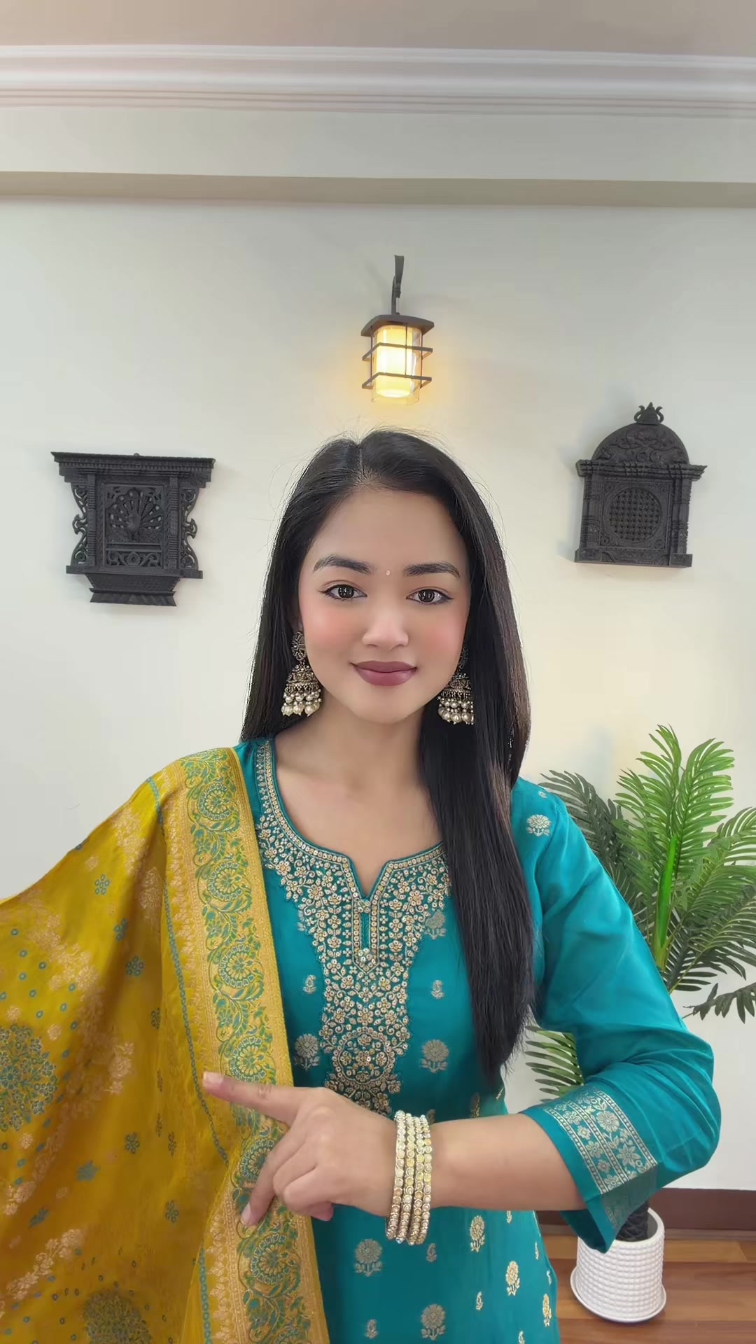 @Naina_TheAttire