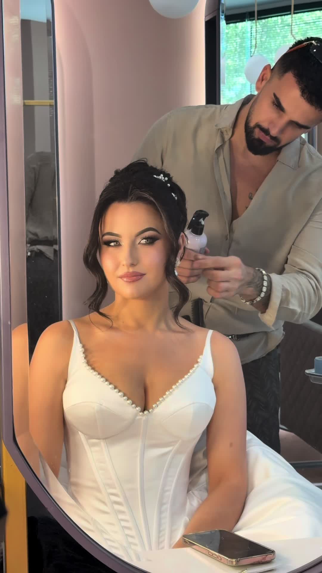 @hair_makeup_artist_Mario
