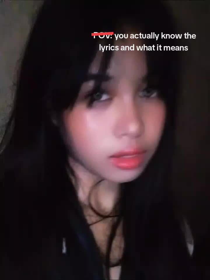 @elara_