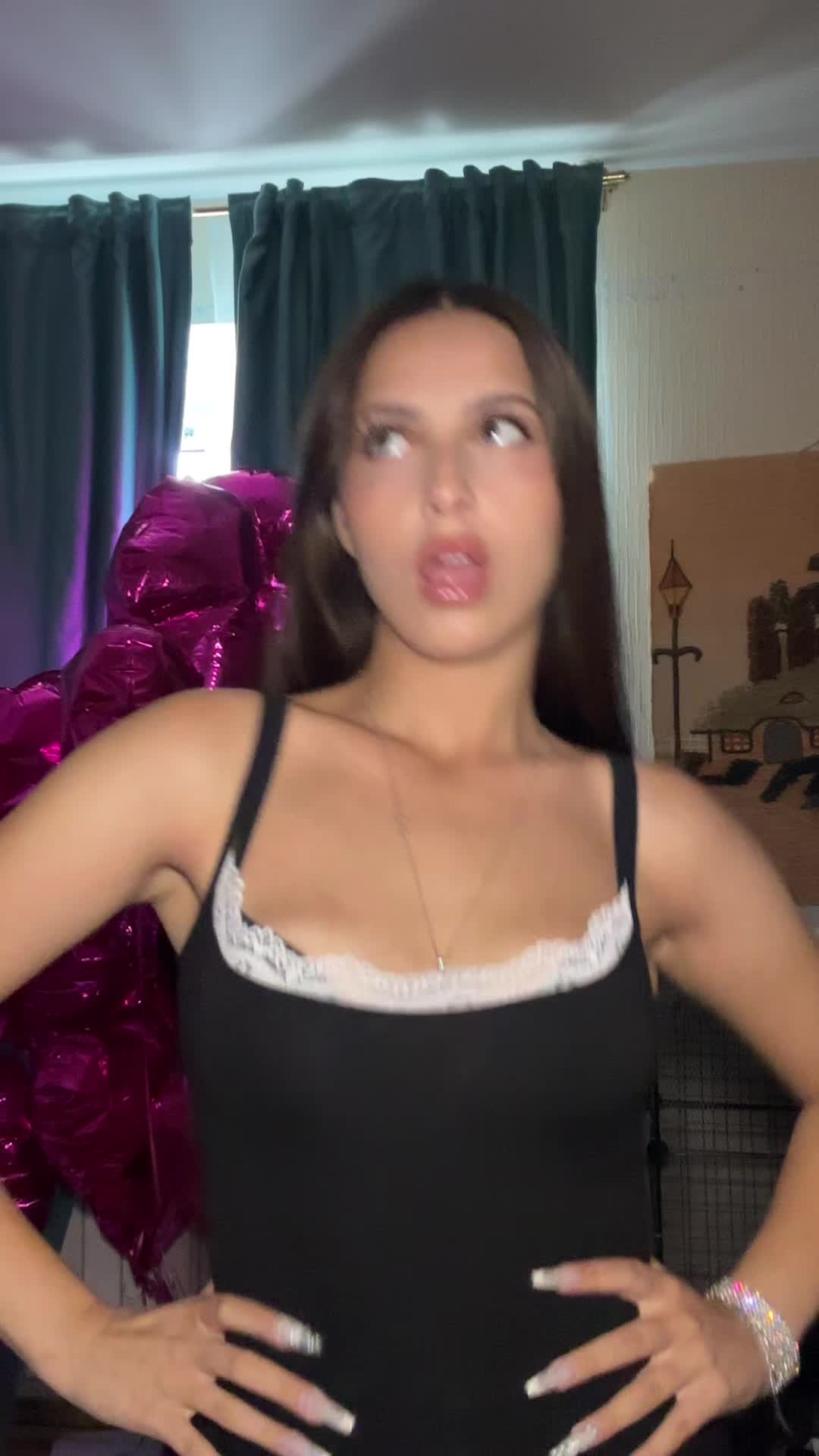 @avavialix
