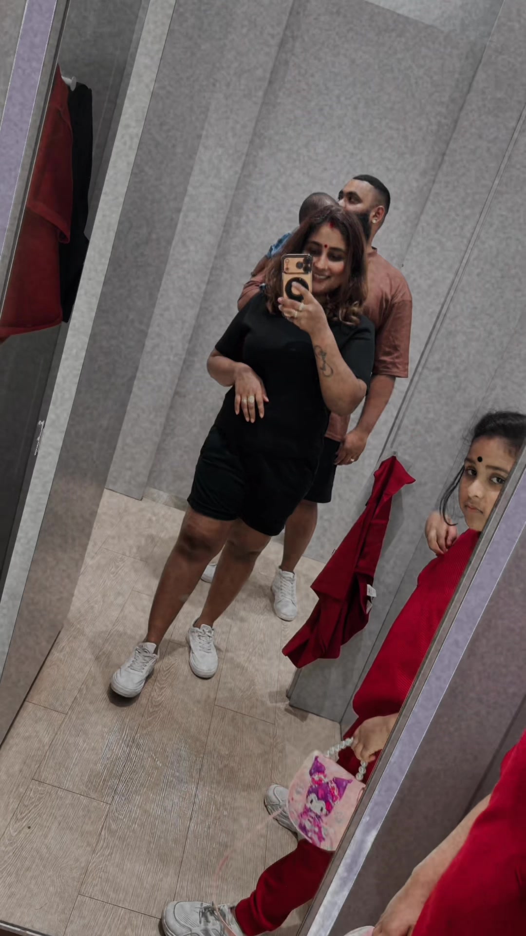 @THARSHAINY🧿