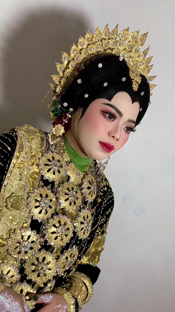 @hermawatimakeuphairdo,MUABone