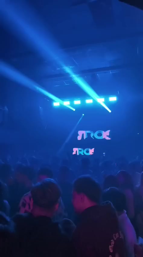 @NIKAEL LIMA🇨🇭🇦🇨