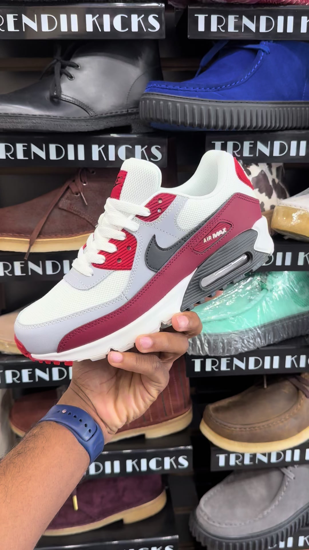 @TRENDII KICKS