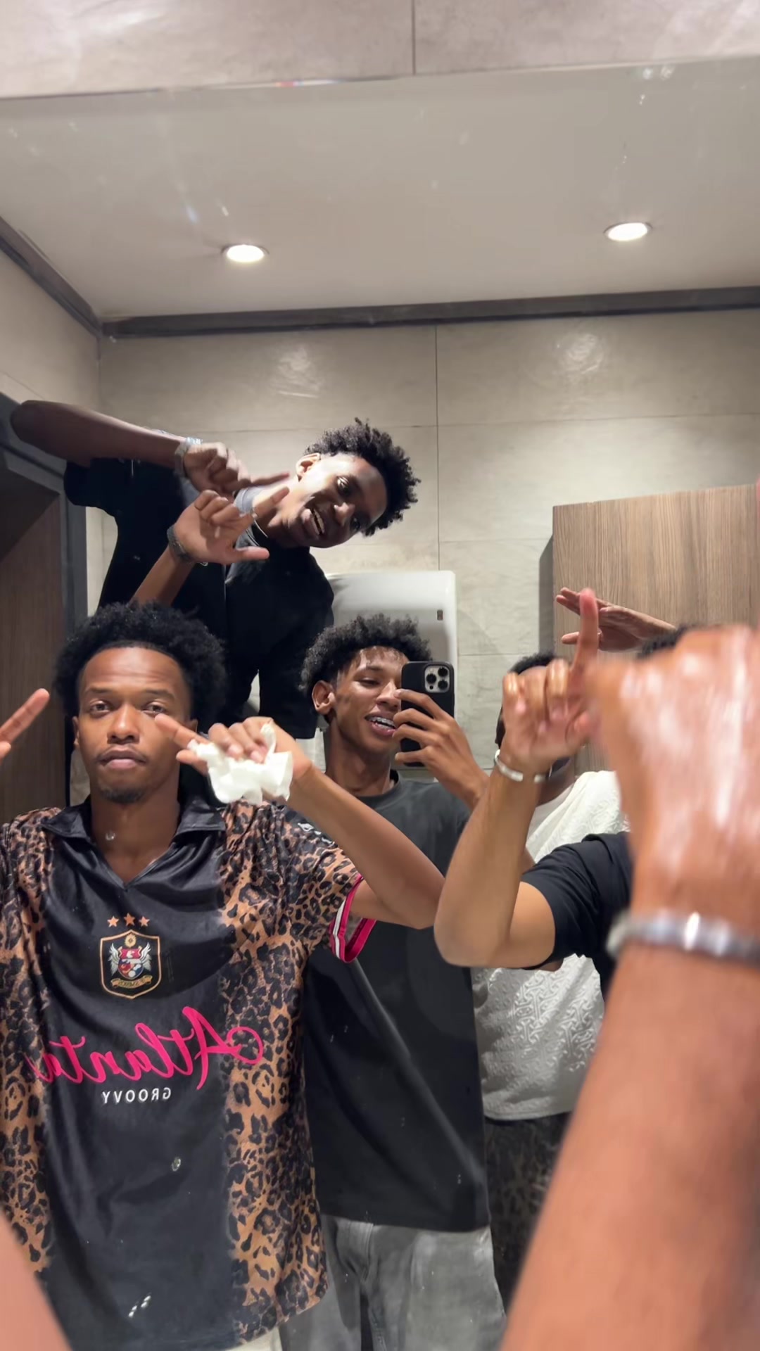 @𝐇𝐚𝐳𝐞𝐦.𝟗𝟔