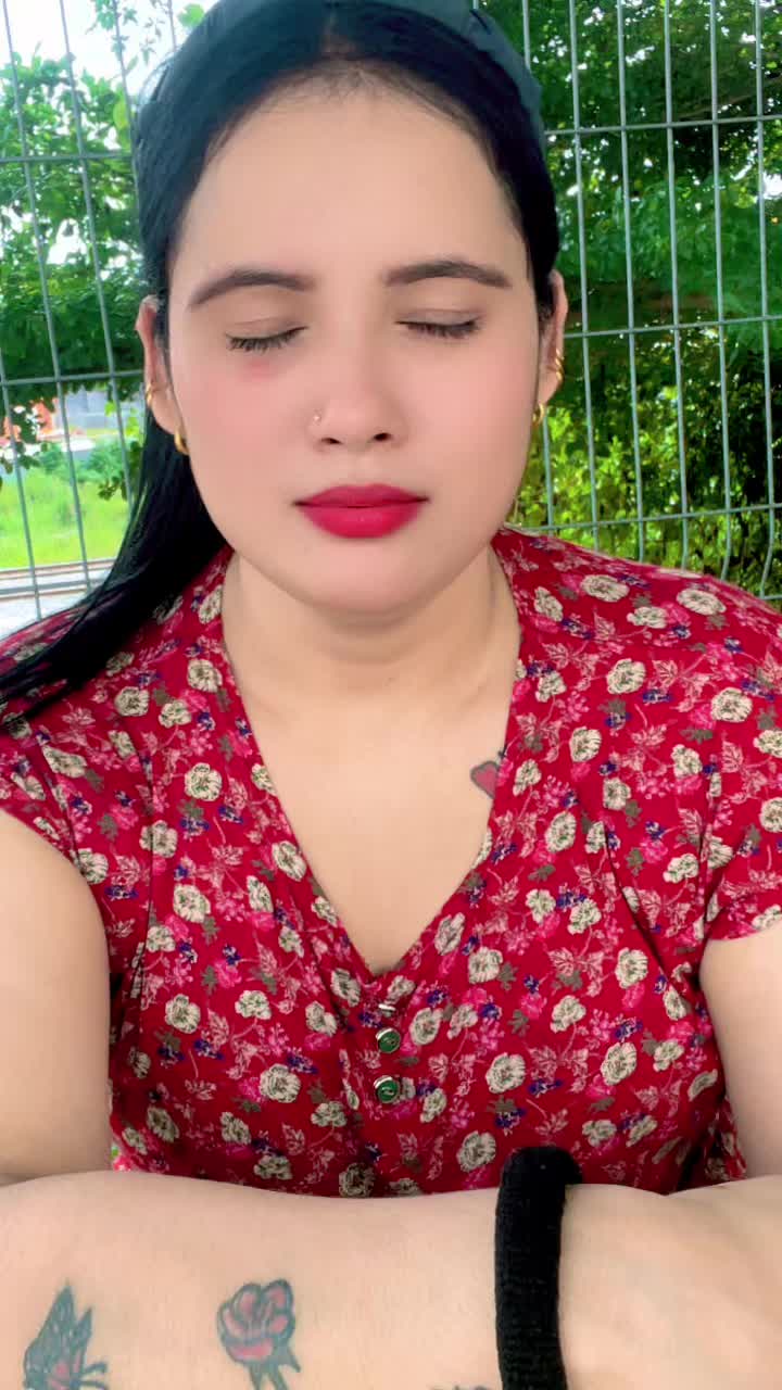 @देबीका माइली बुहारी