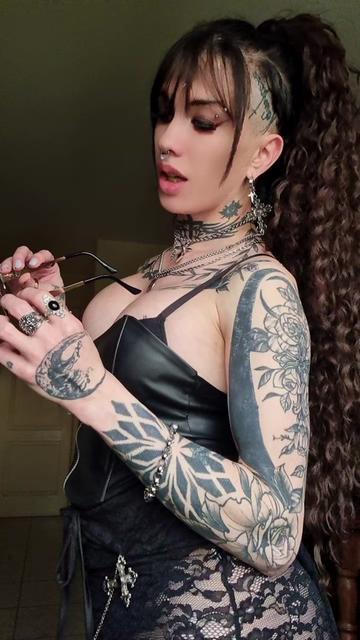 @🦂🖤♔♱A𝖓𝖌𝖎𝖊 𝕱𝖔𝖝♱♔🖤🦂