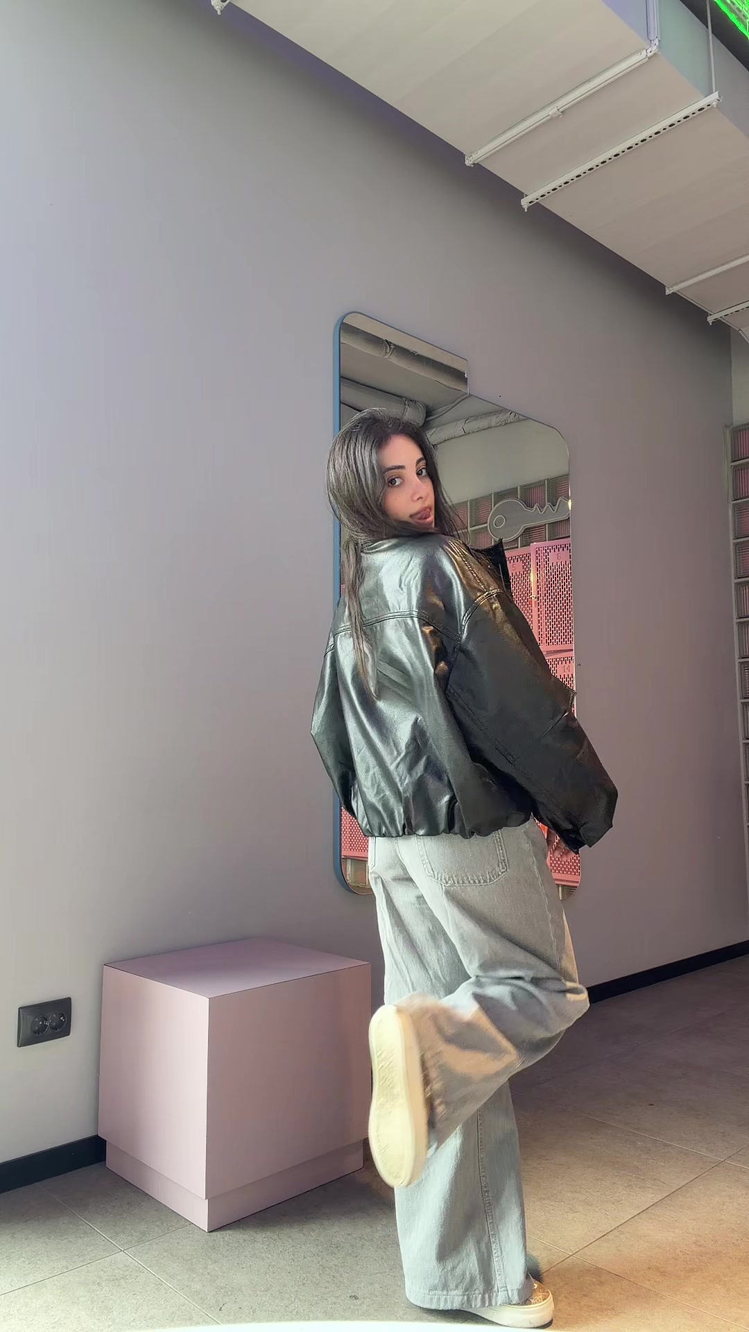 @A K U L A 🦈