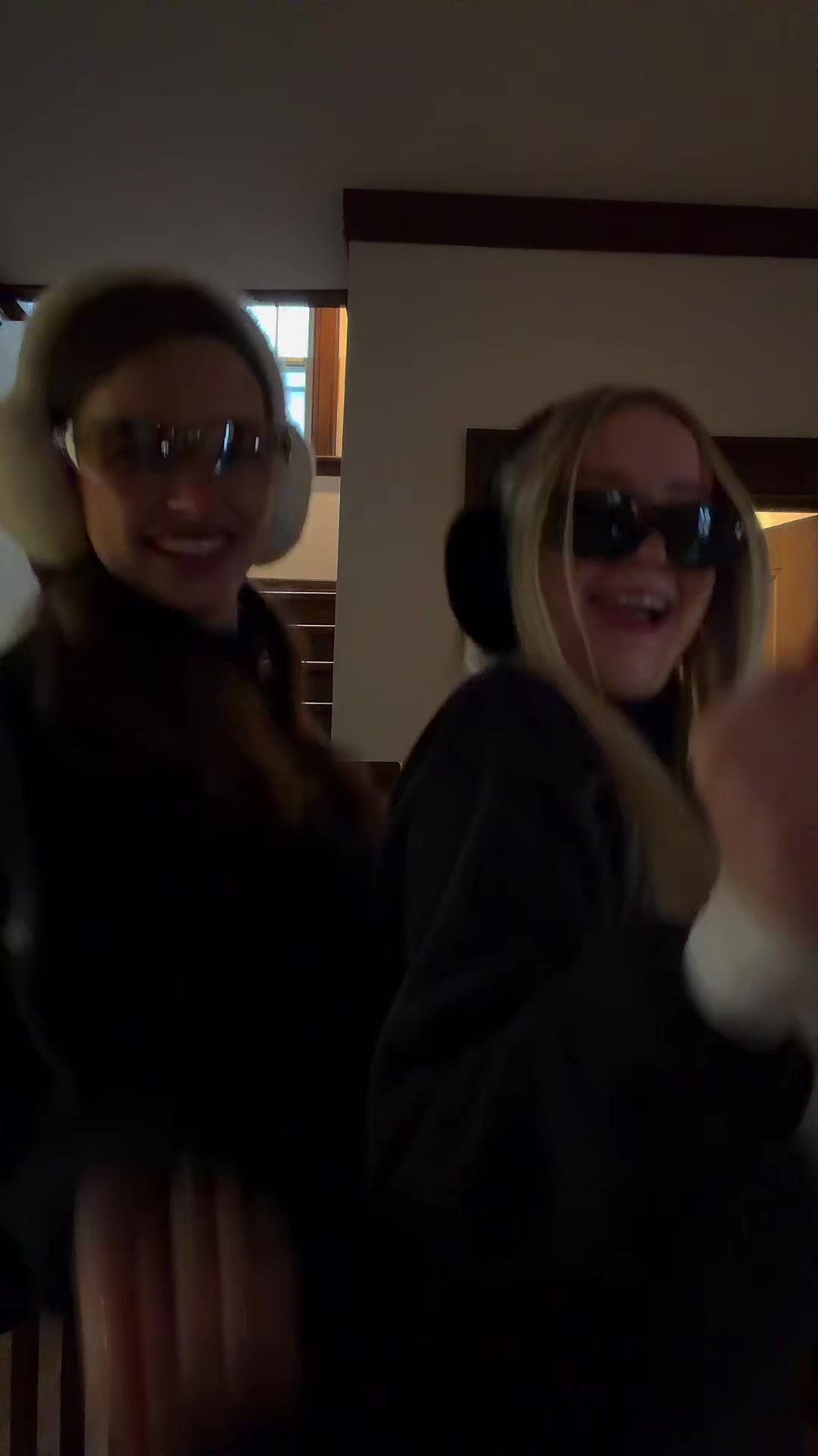 @Ella