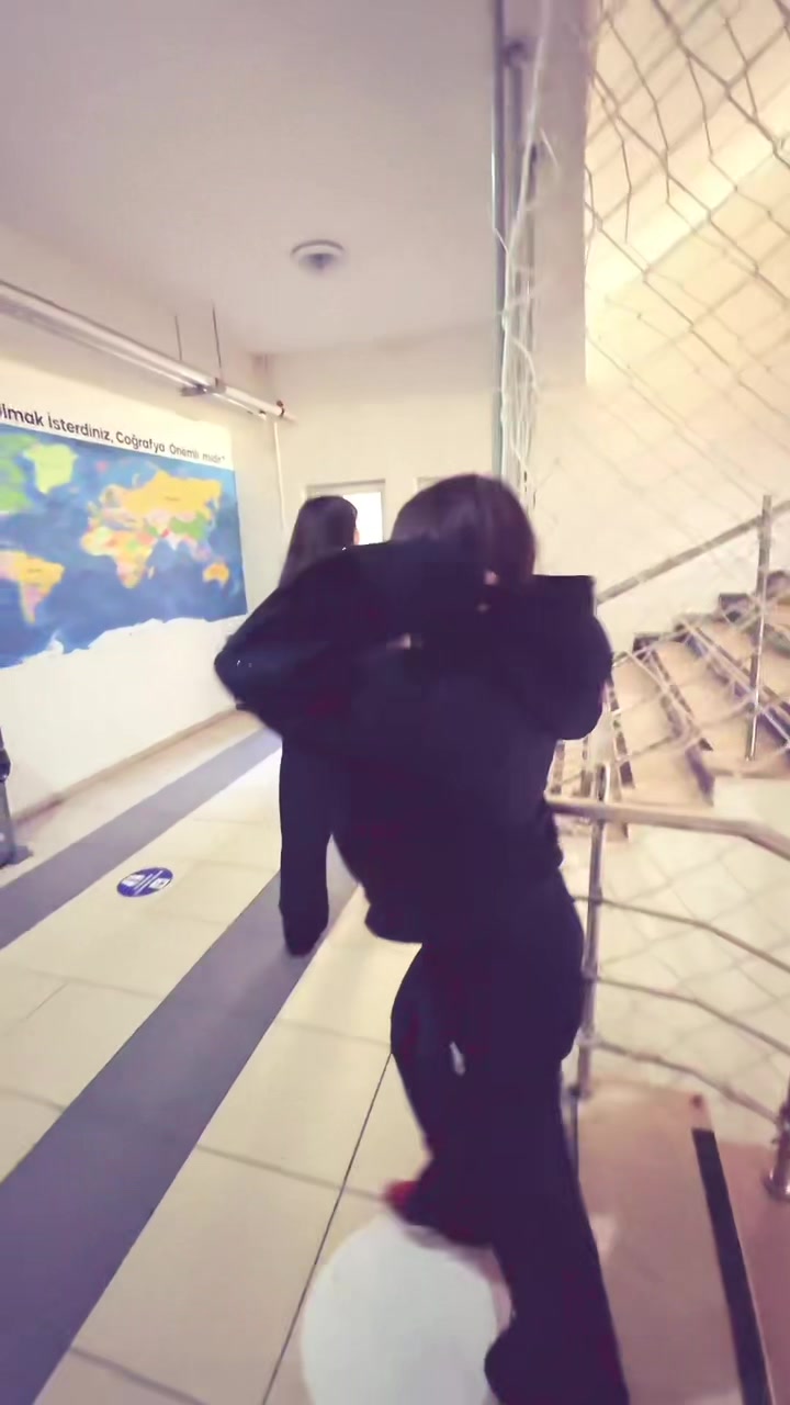 @twoslutss