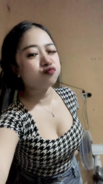 @𝓓𝓮𝔀𝓲 𝓐𝓷💋