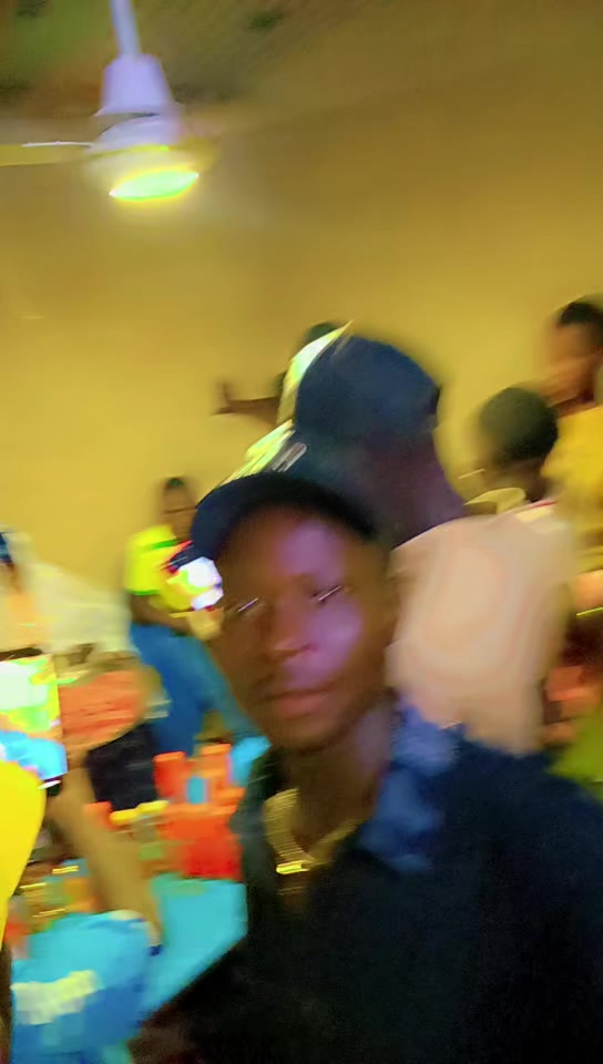 @Aziz petit ☝️🍾💵🤛🍾💰🤟 🍾🌹