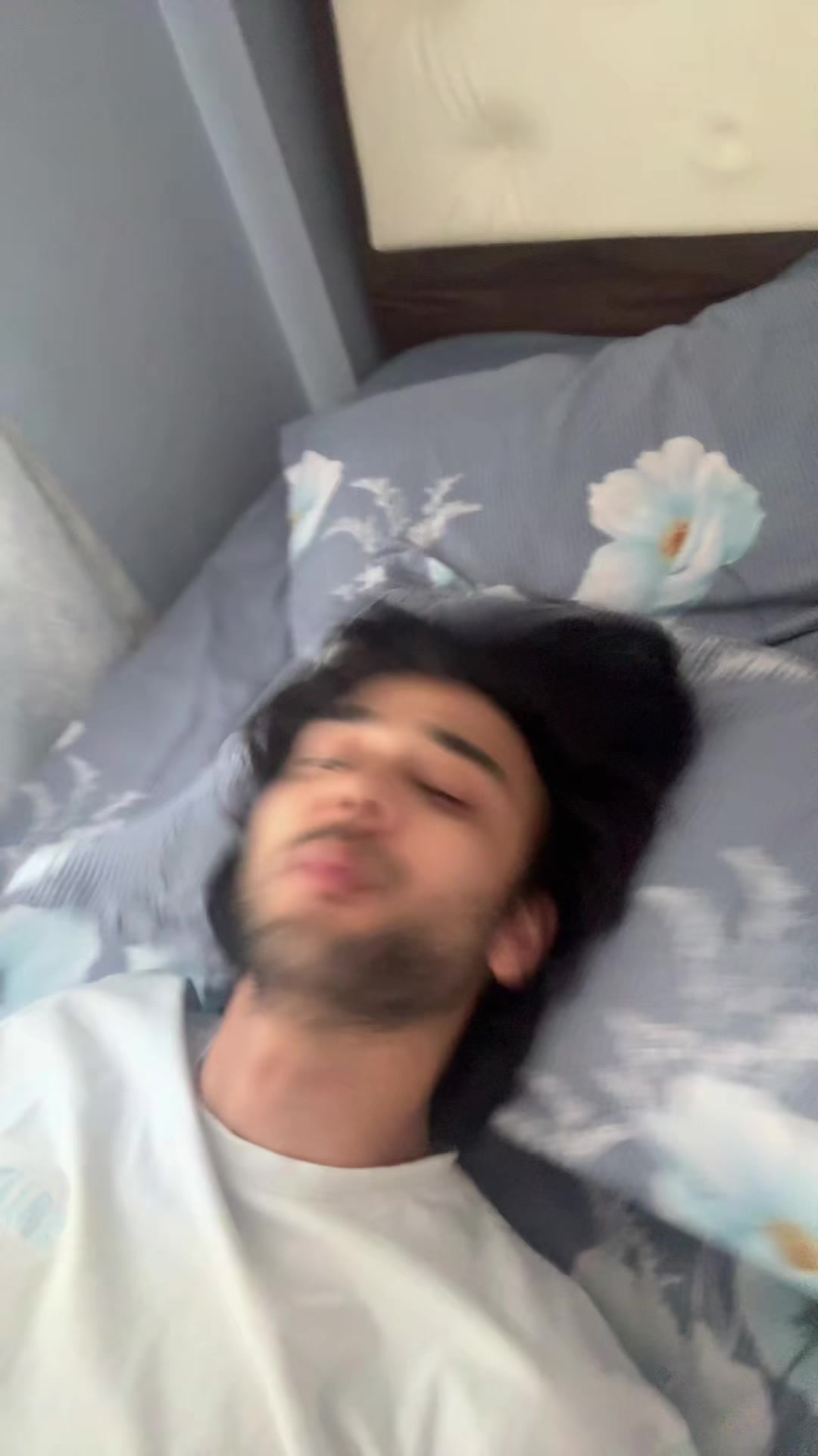 @हि