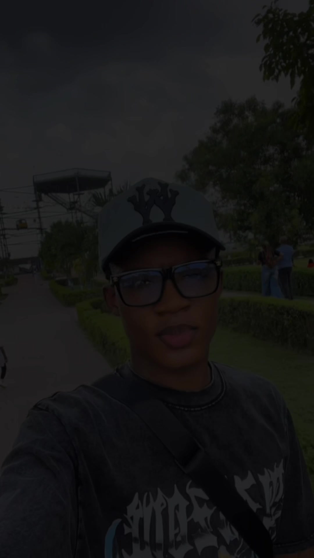 @✞