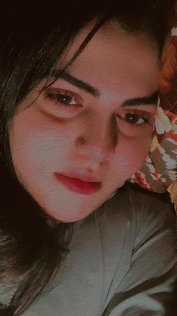 @Only🥵Madihaa