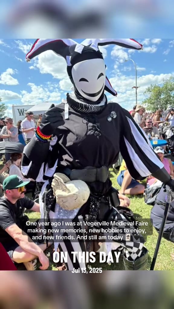 @Yorick 🎭 (TransJester 🏳️⚧️)
