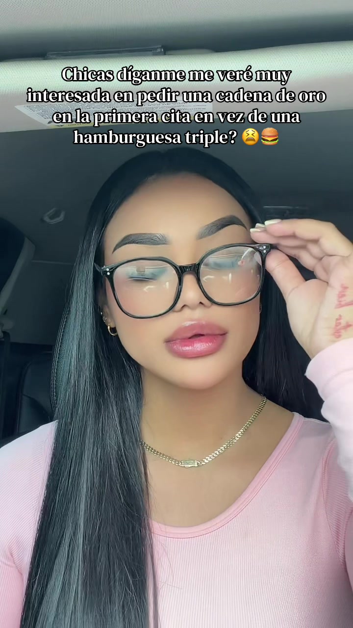 @Tatiqueenoficial 🦋