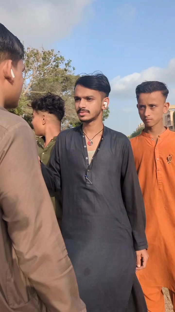 @𝓱𝓪𝓷𝓭𝓼𝓸𝓶𝓮...𝓫𝓸𝔂