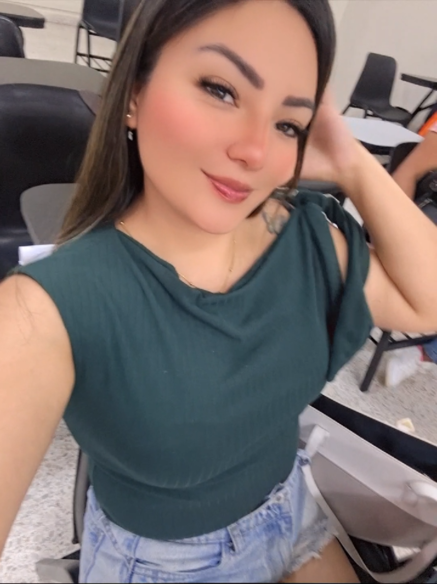 @karinaflores13