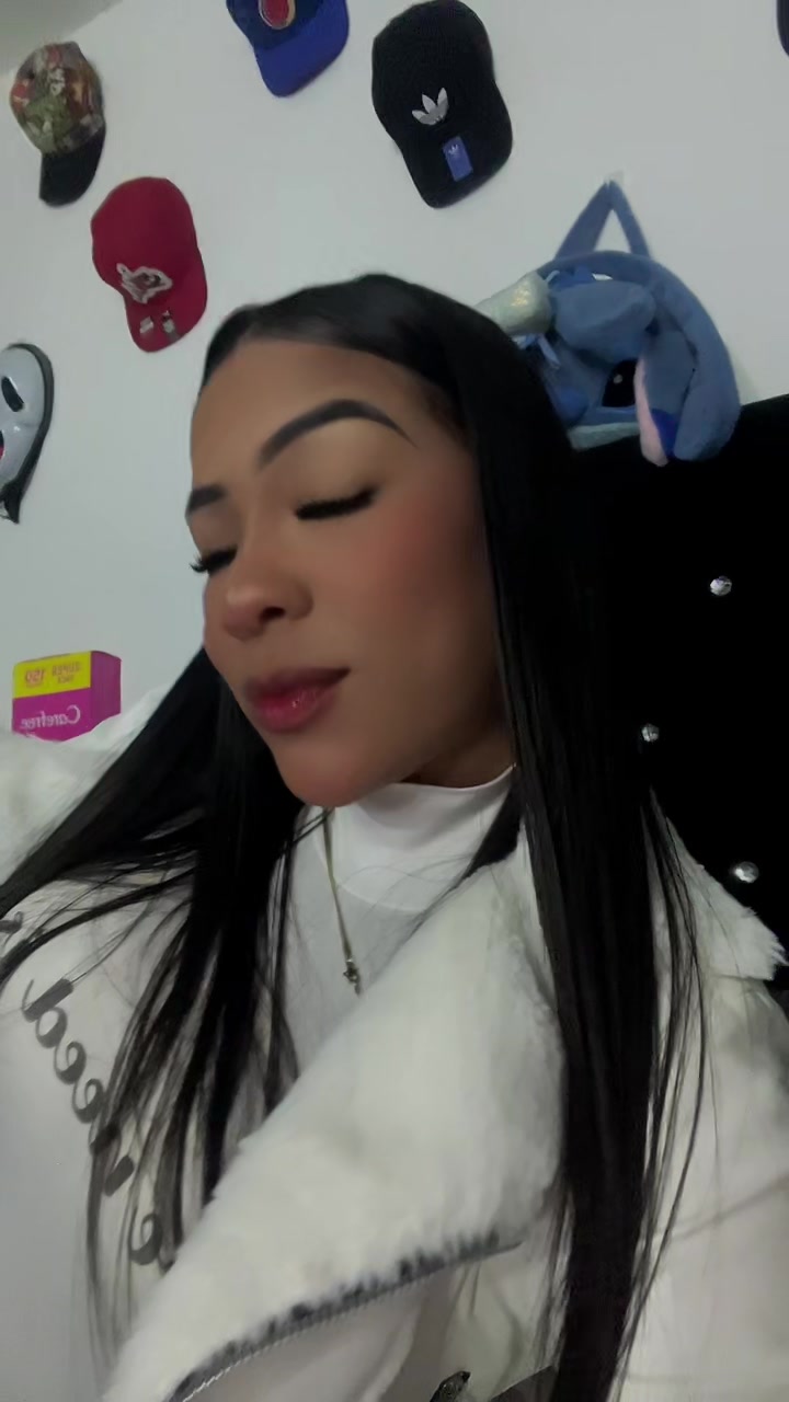 @Stefany Bella