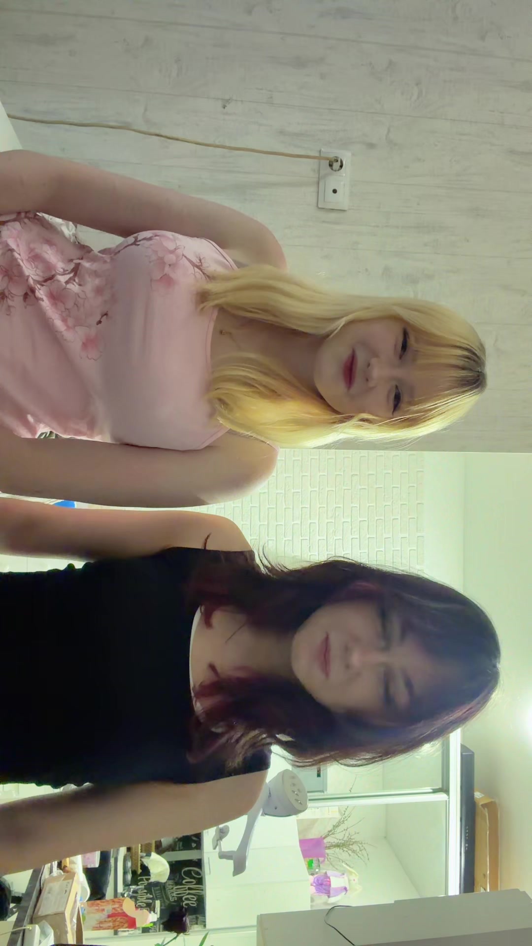 @v.lisa