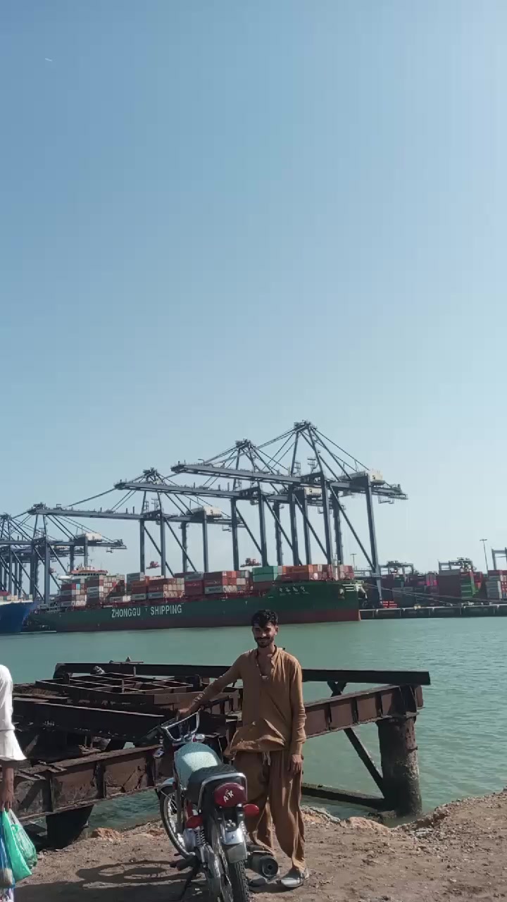 @RASHID JAAN 22🇹🇷