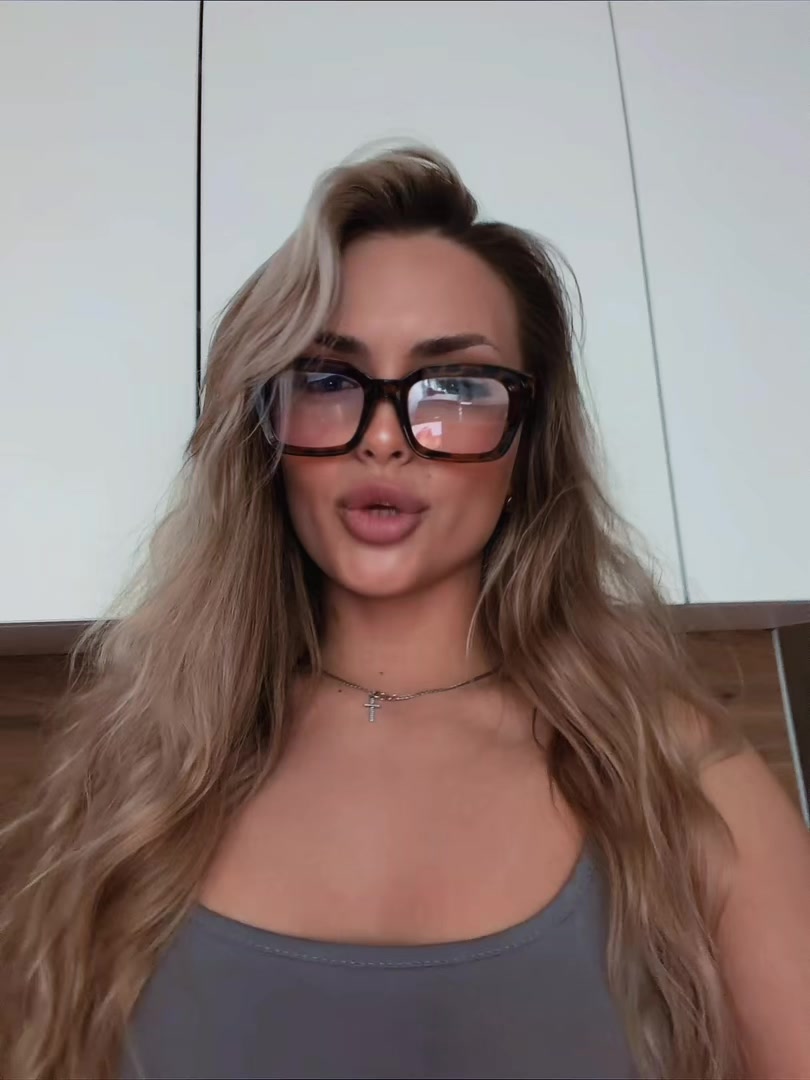 @манюня