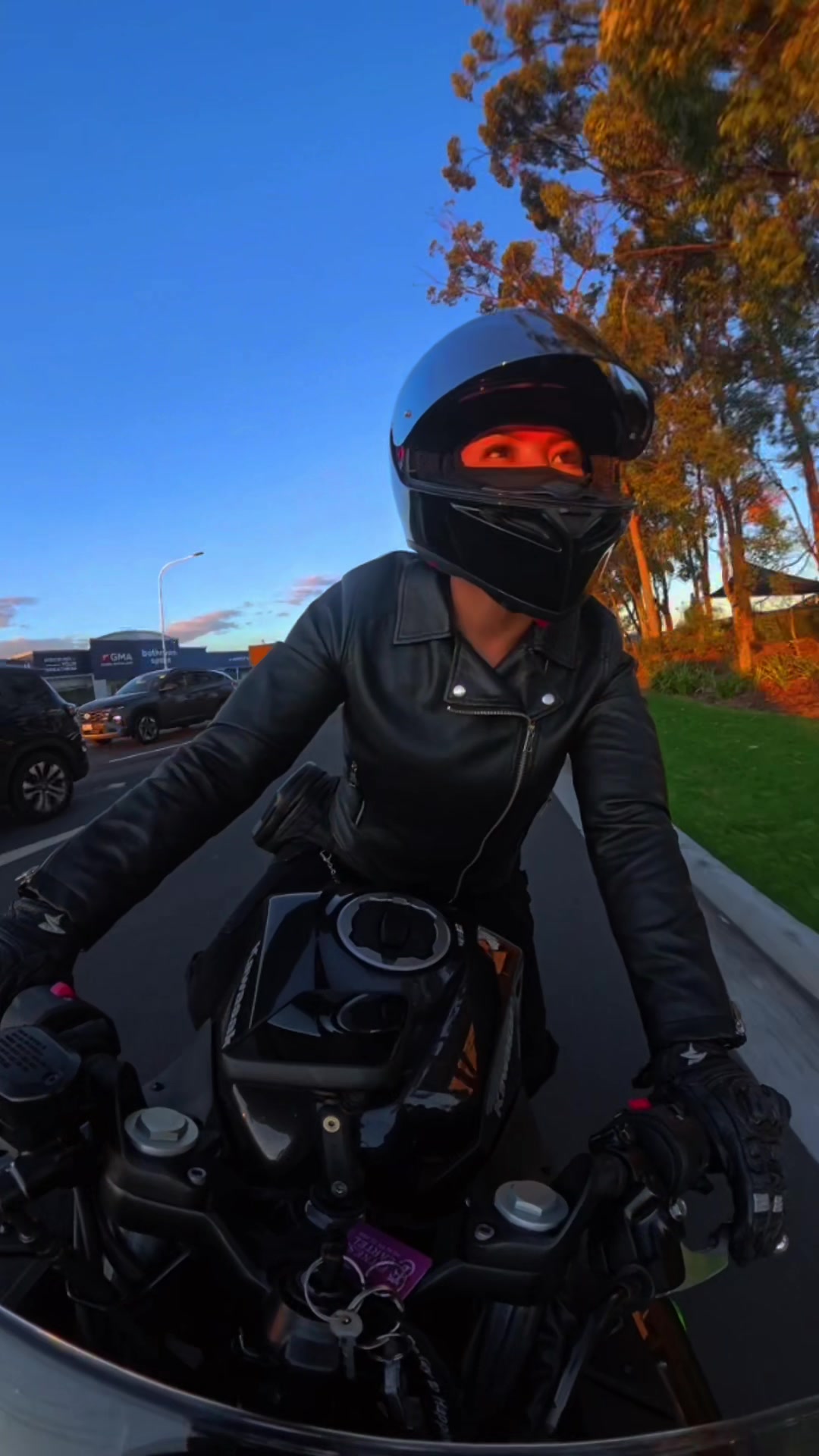 @habibti_biker