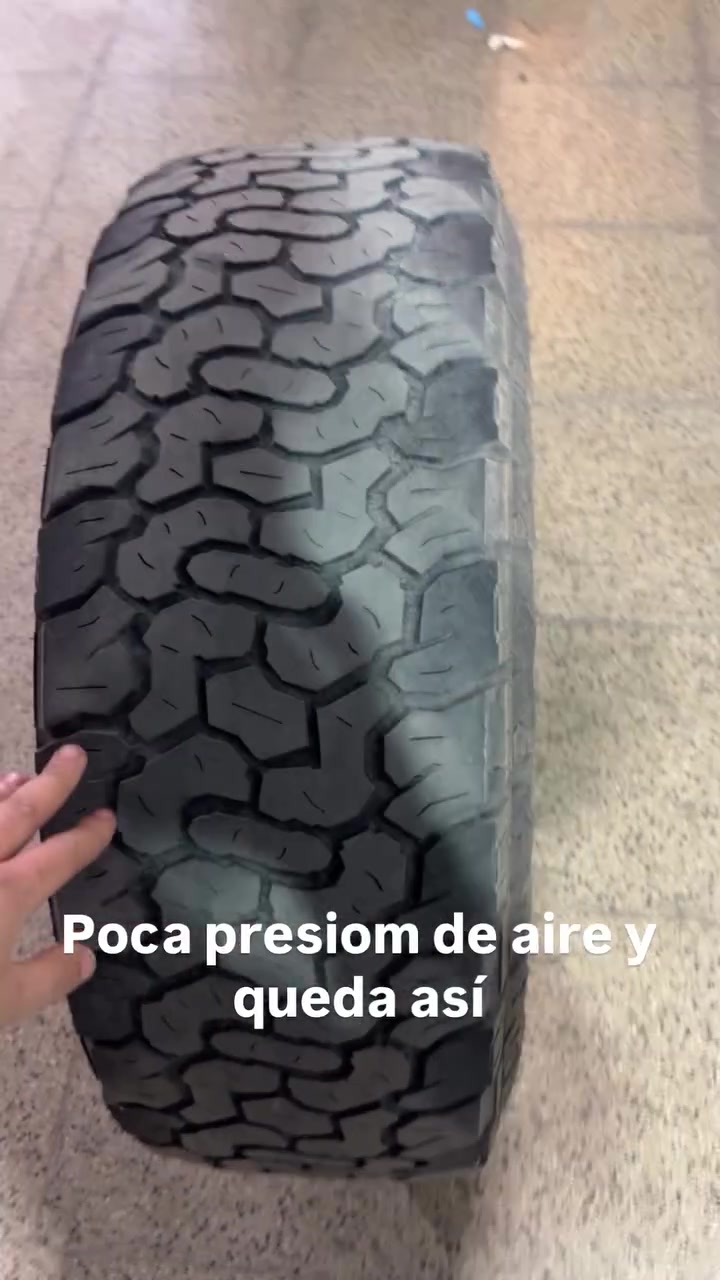 @Los Viejos Gomeria
