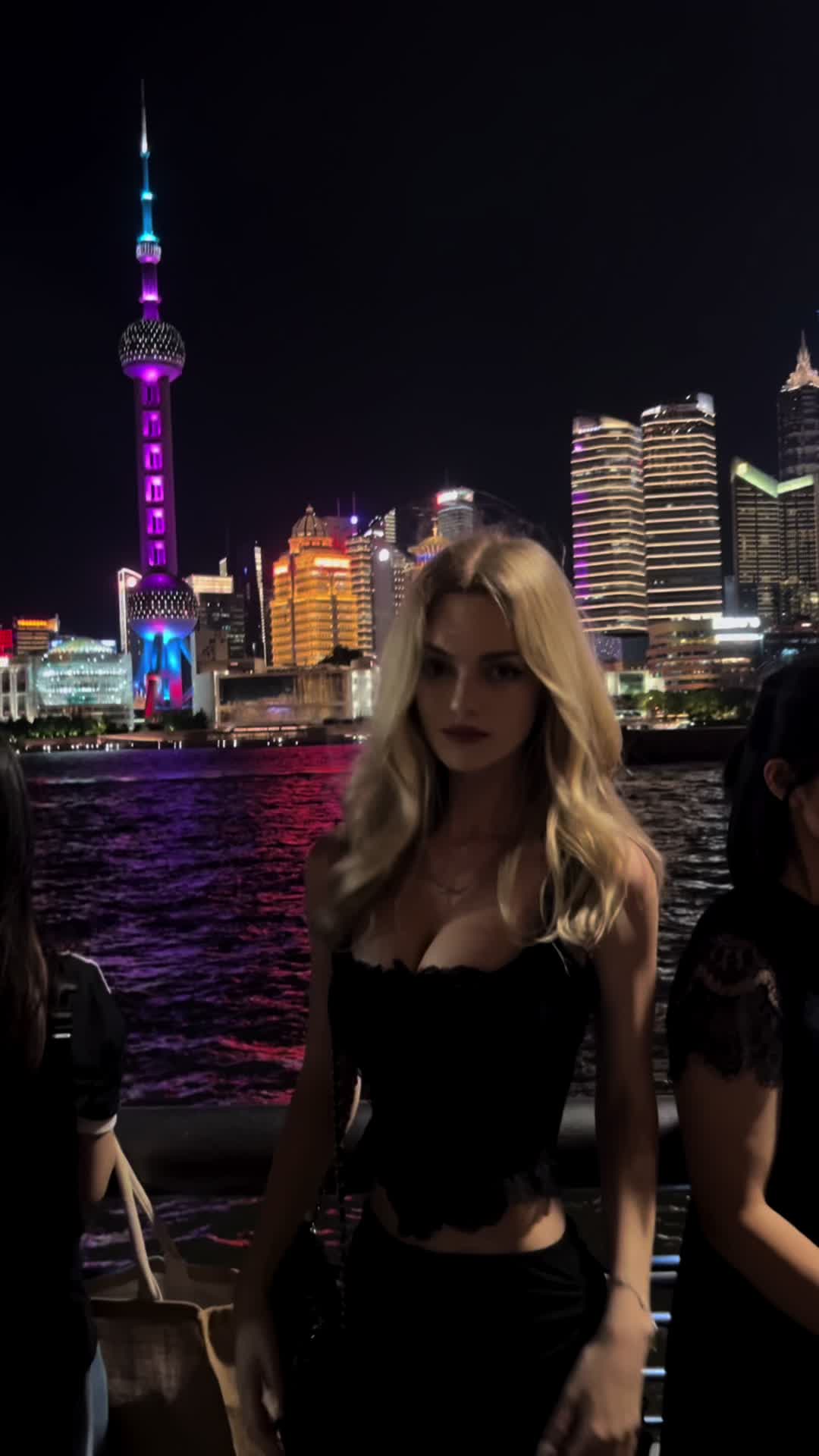 @Bella