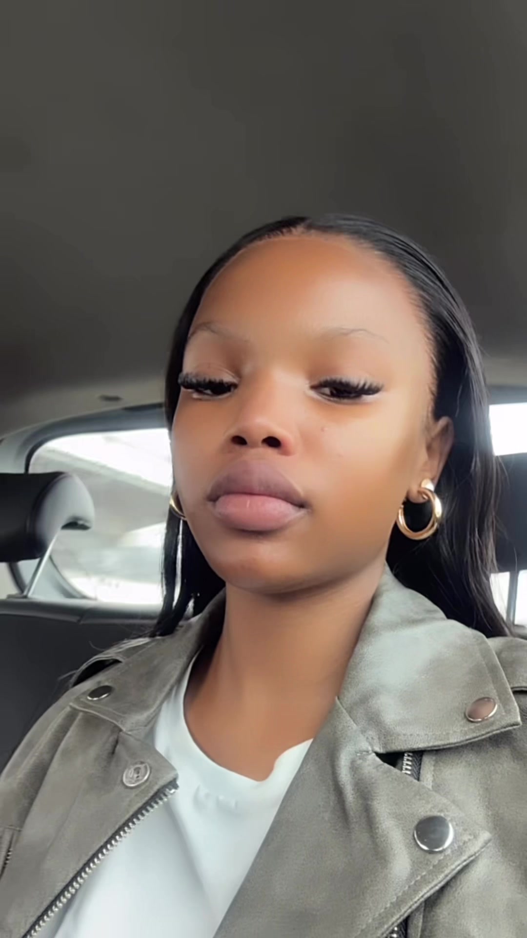 @Monica Mbonambi💕