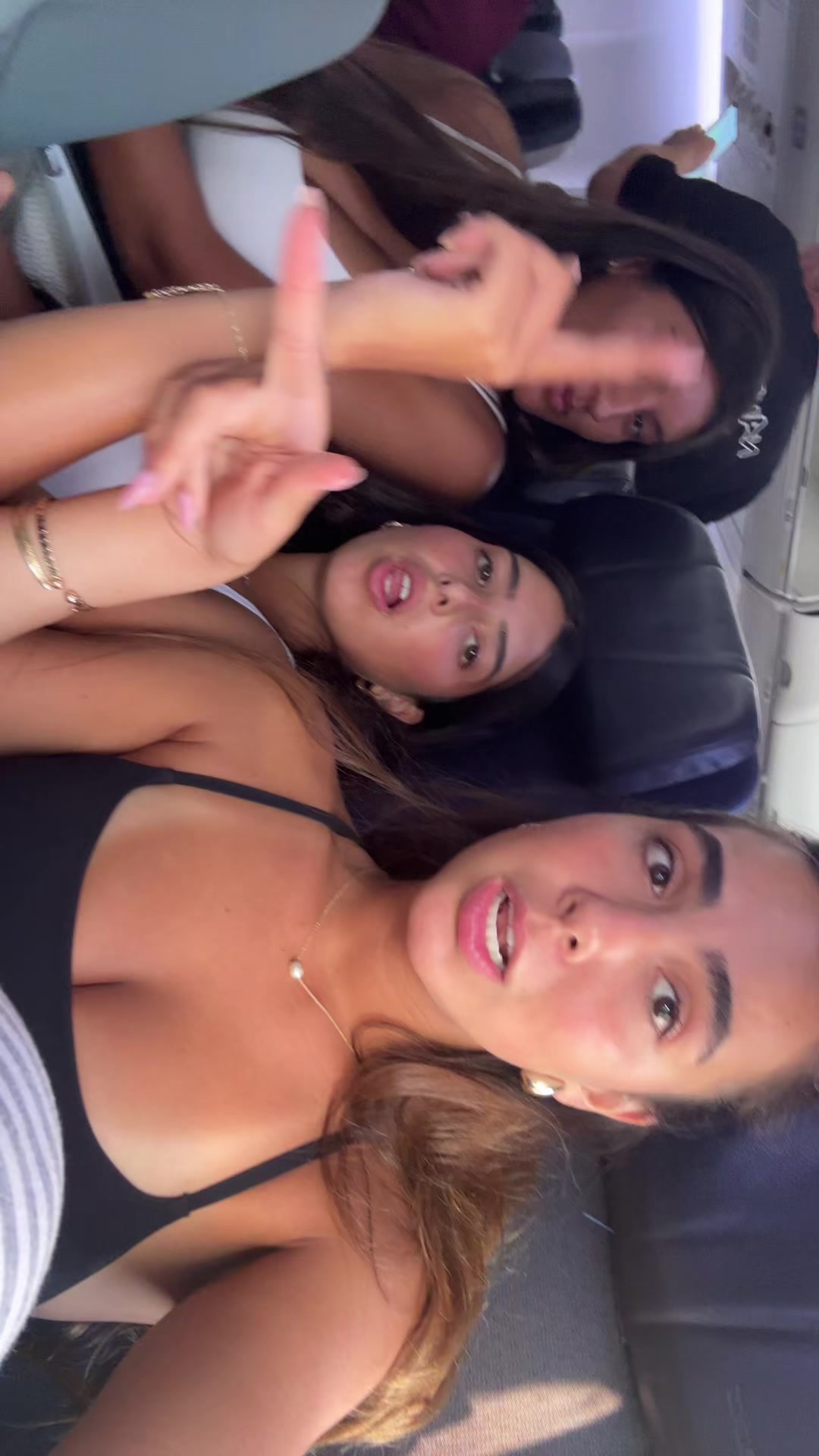 @נעורים נירים