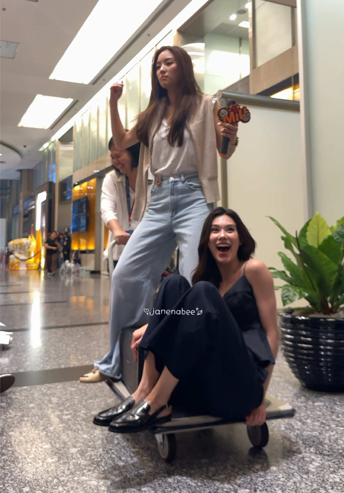 @janenabee