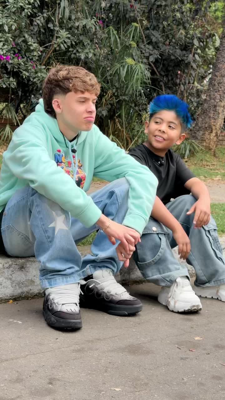 @S A N T I