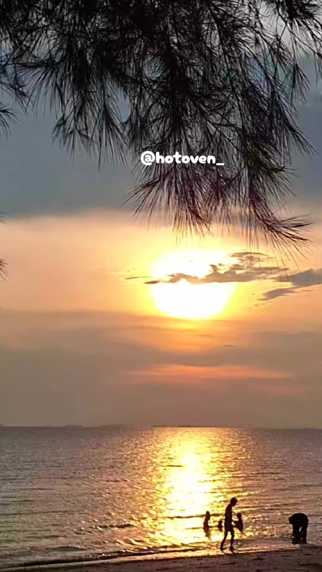 @Hotoven_