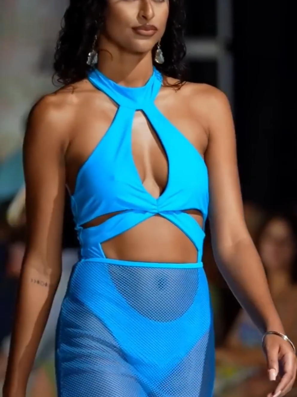 @FASHIONUDIRA