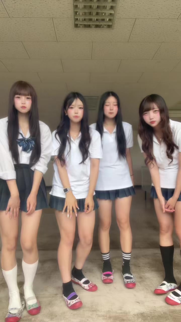 @ももにゃ