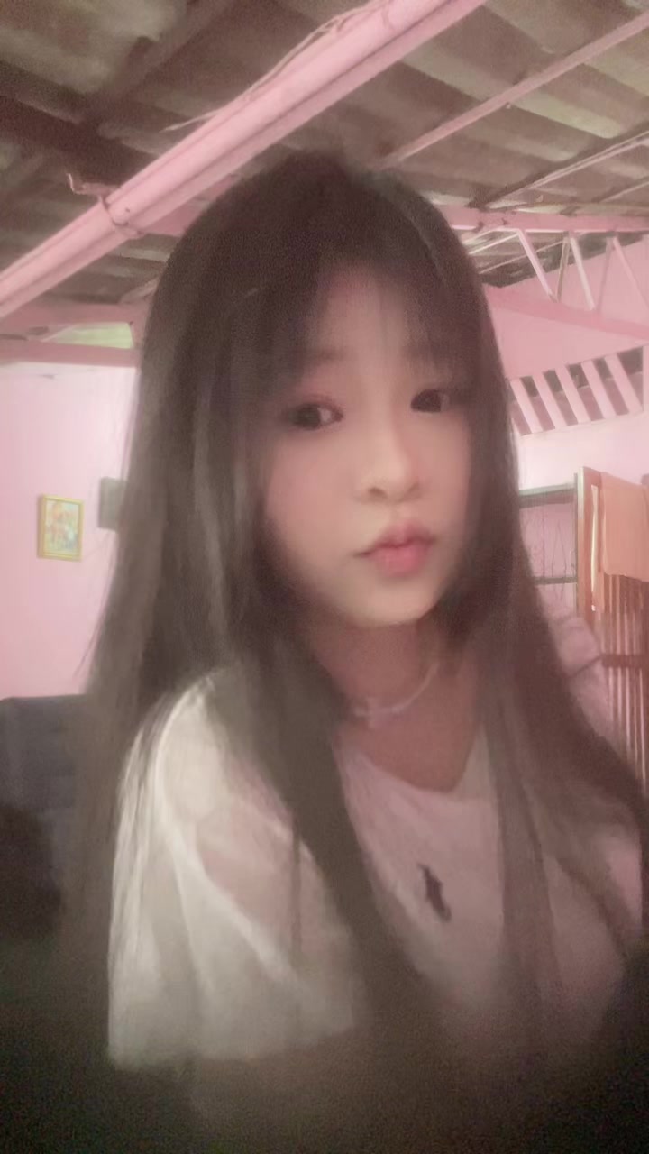 @LA_DEE🩵&bull;