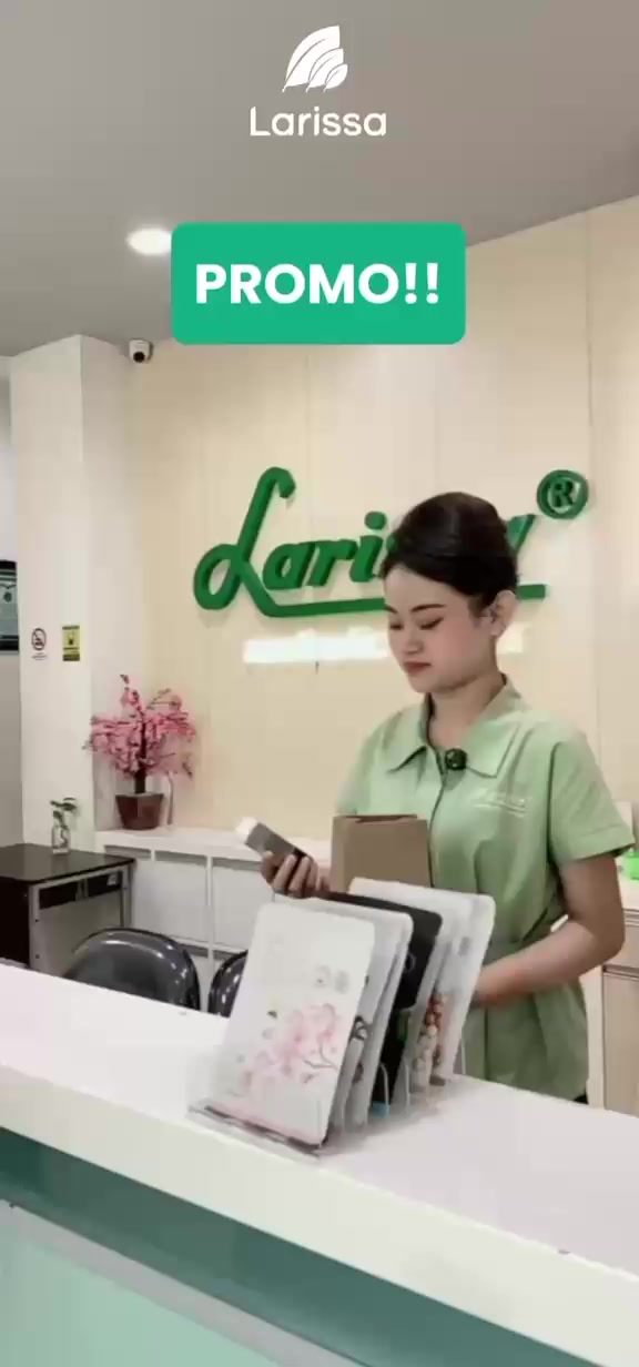 @Larissa_Godean