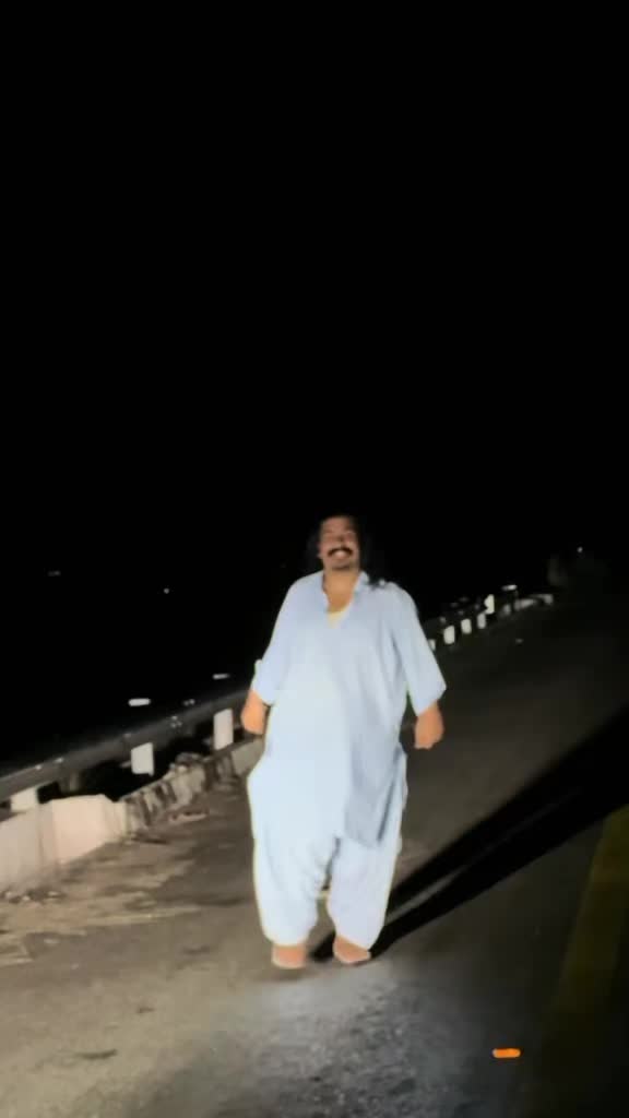 @لیوا نائی ملنگ 💔✌️